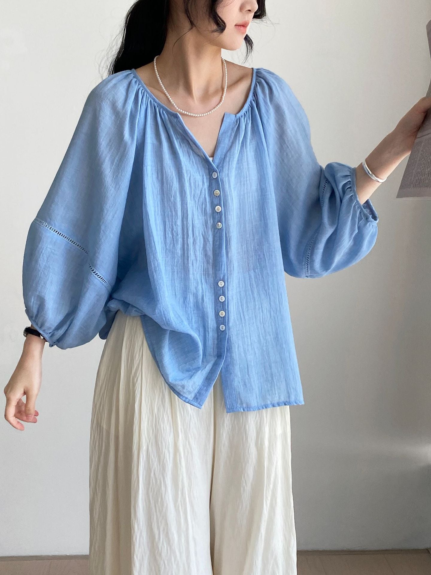 Lightweight And Comfortable Pleated Shirt V-neck Lantern Sleeve Loose